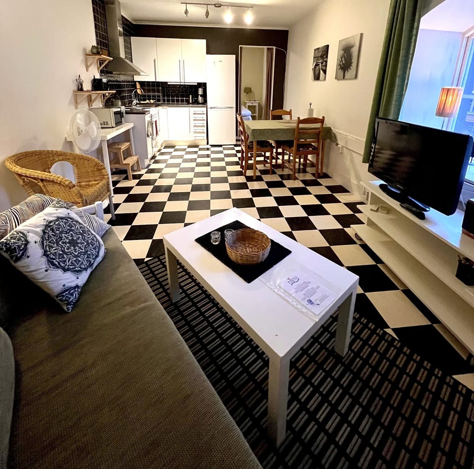Condo | Living area | Flat-screen TV