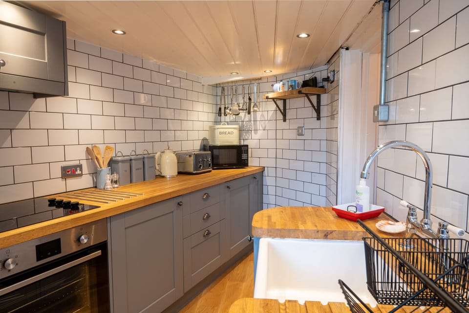Modern and well equipped kitchen