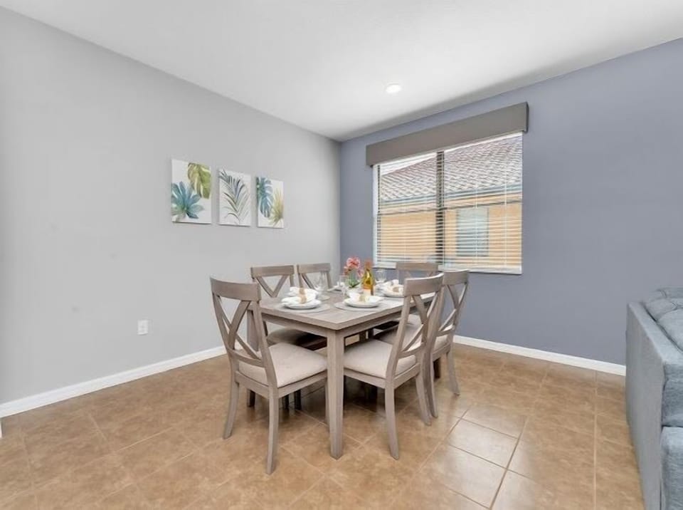 Villa, 4 Bedrooms | Dining