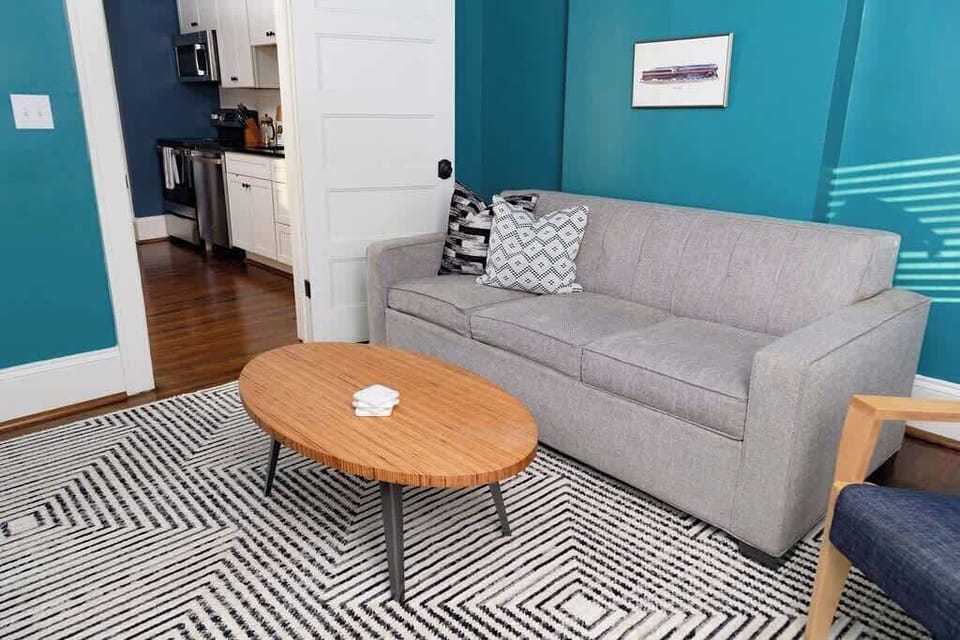Couch with pull out bed