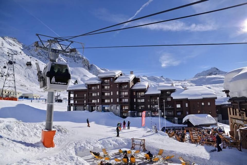 Snow and ski sports