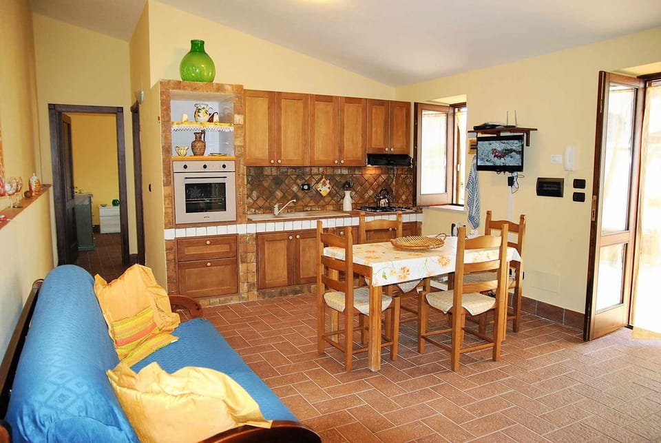 Kitchen or kitchenette,Living room