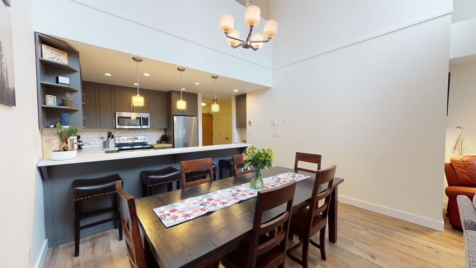 Condo | In-room dining