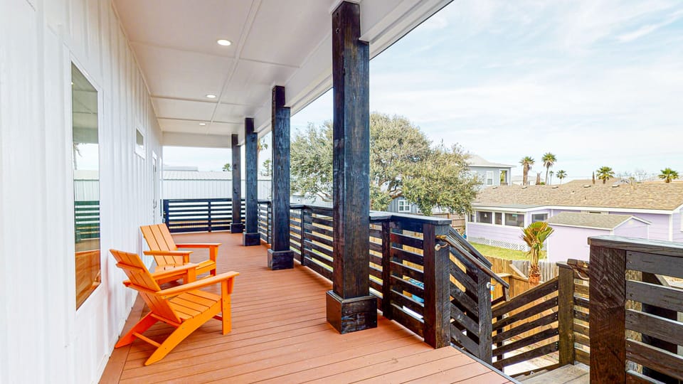 Spacious Front Porch