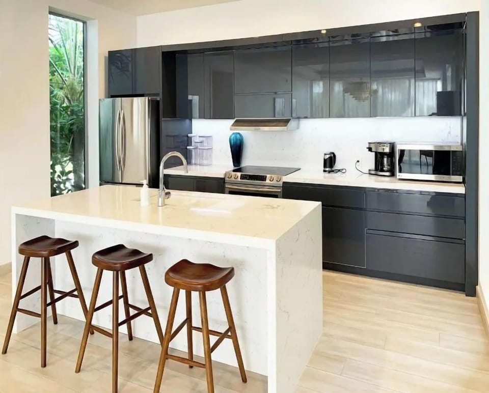 Main Kitchen 2