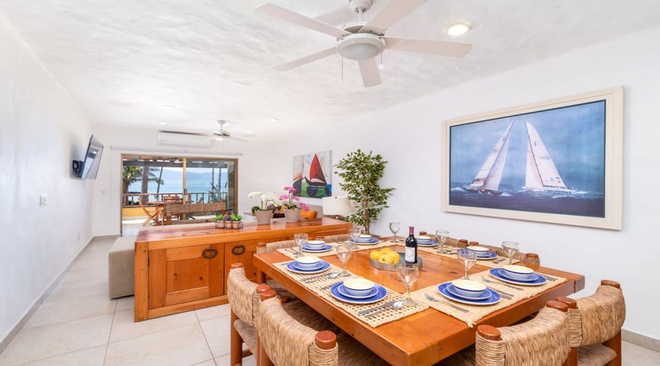 Family Condo, 3 Bedrooms | Dining room
