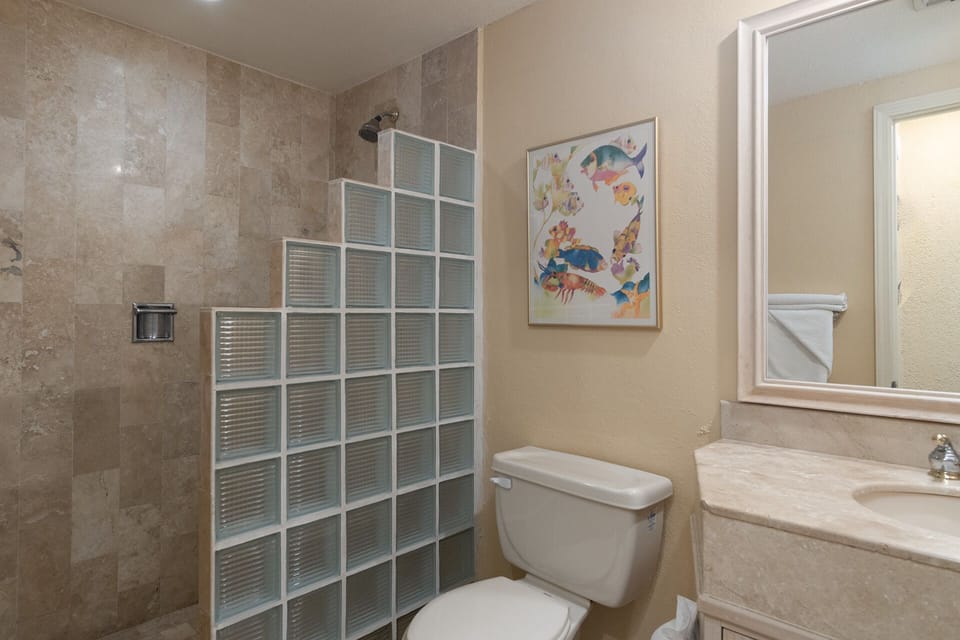 Detail of the guest bathroom.