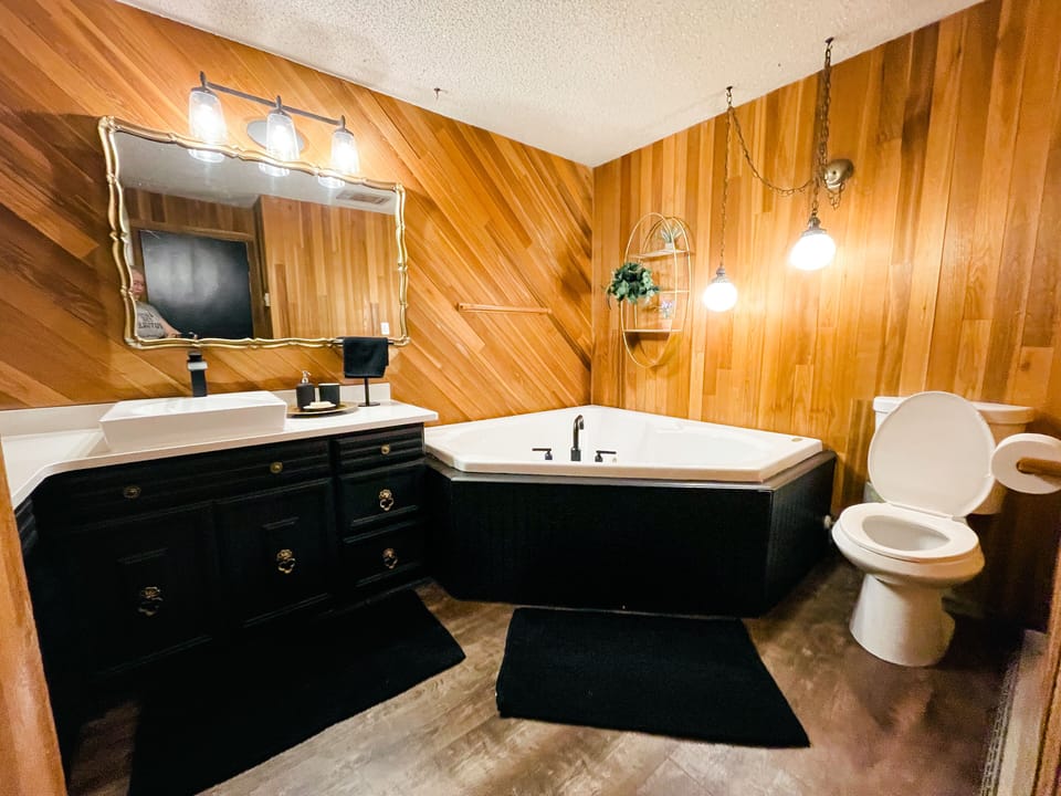 Jetted tub with for relaxing.