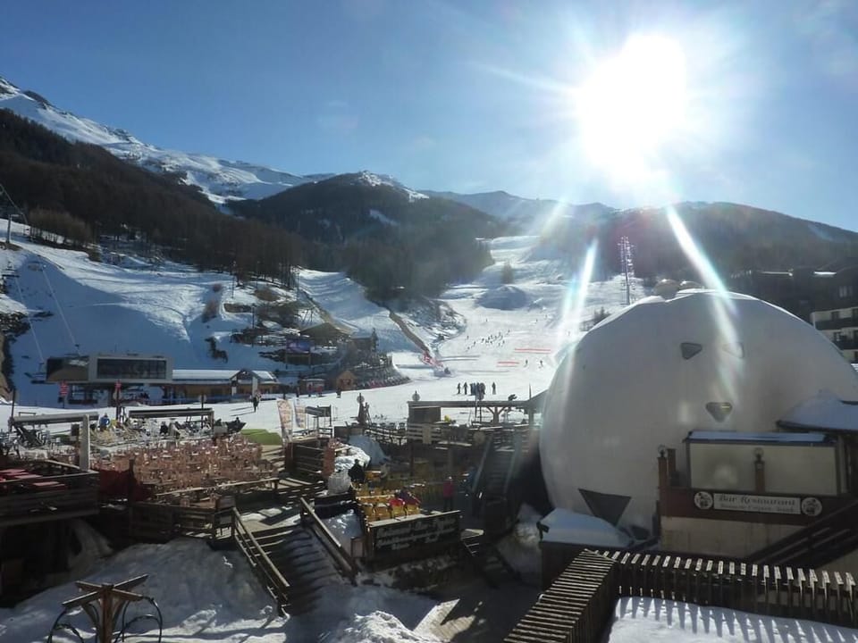 Snow and ski sports