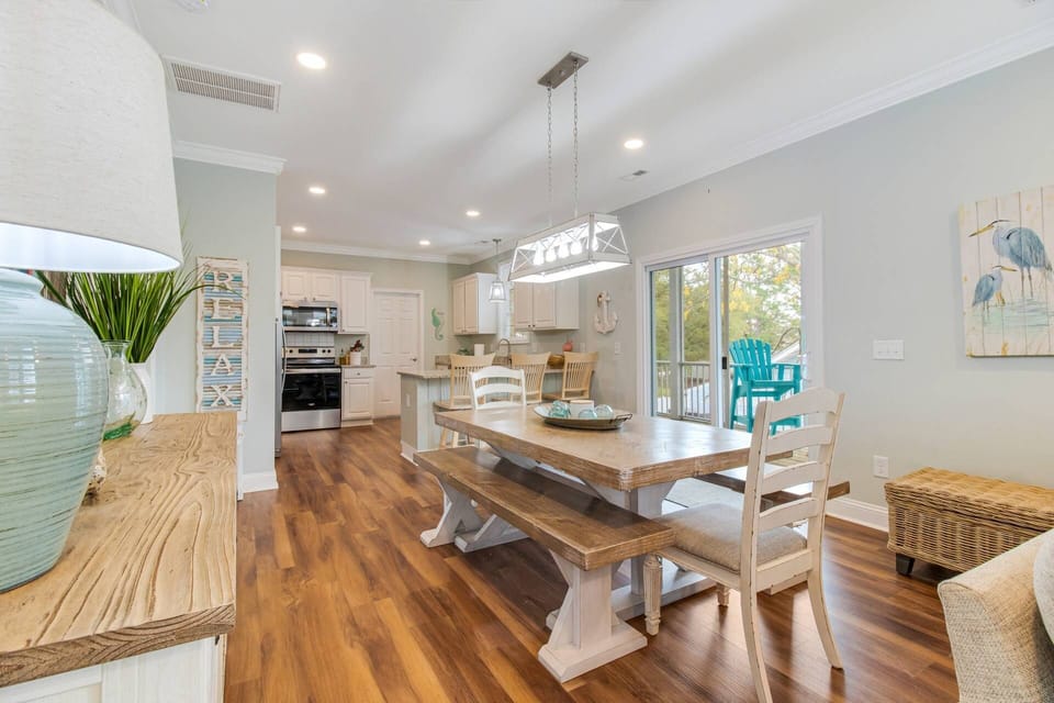 Handsome dinner table with seating for 8