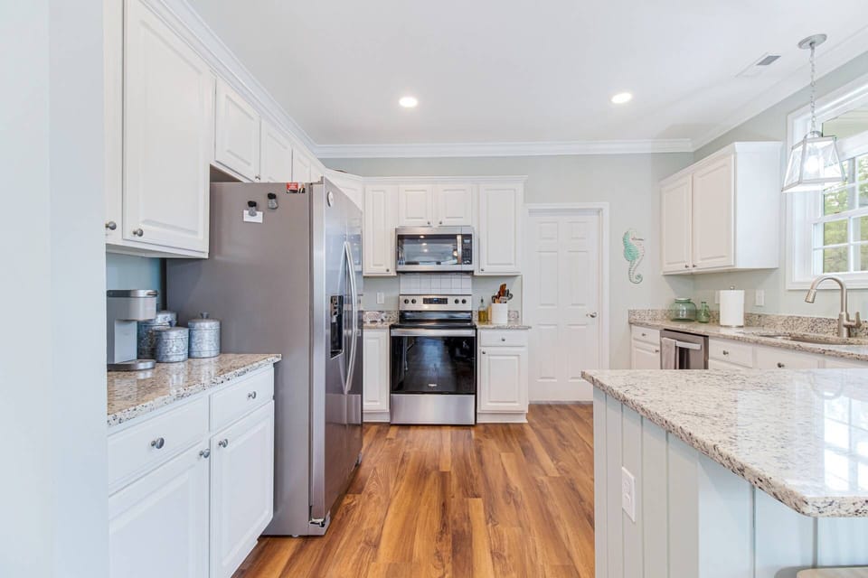 Large modern kitchen with all the needed utensils