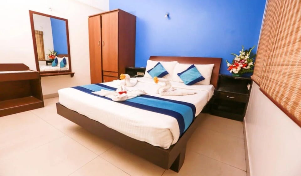 Sky Room | Premium bedding, individually decorated, individually furnished, desk