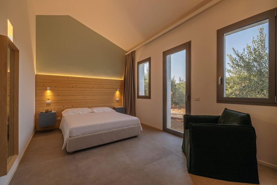 Hypo-allergenic bedding, pillowtop beds, minibar, in-room safe