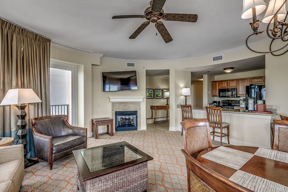 Living room with plenty of seating