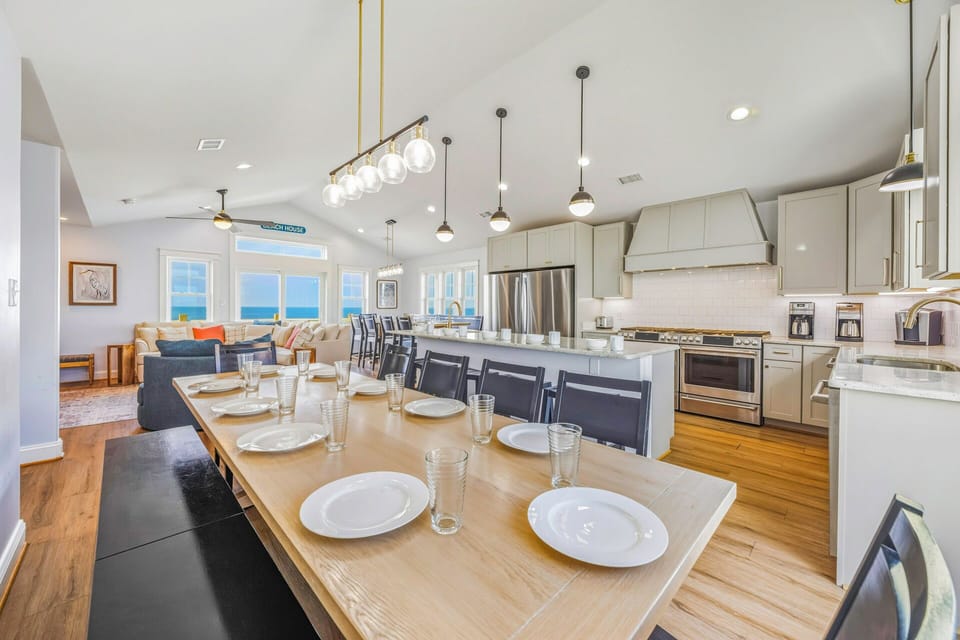 Surf or Sound Realty - 1000 - Bellavues - Dining Area -3