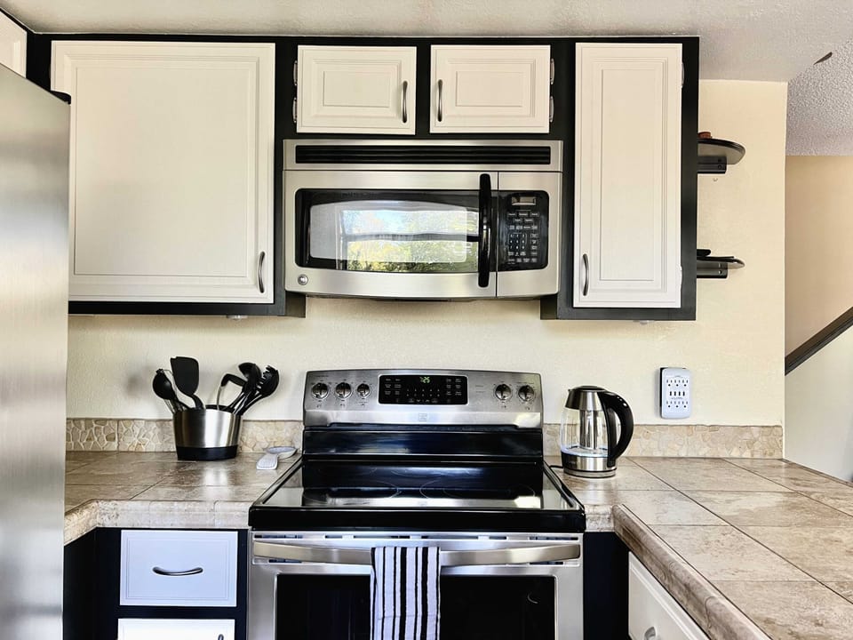 Fuel up for the day with a home-cooked breakfast in our fully-equipped kitchen