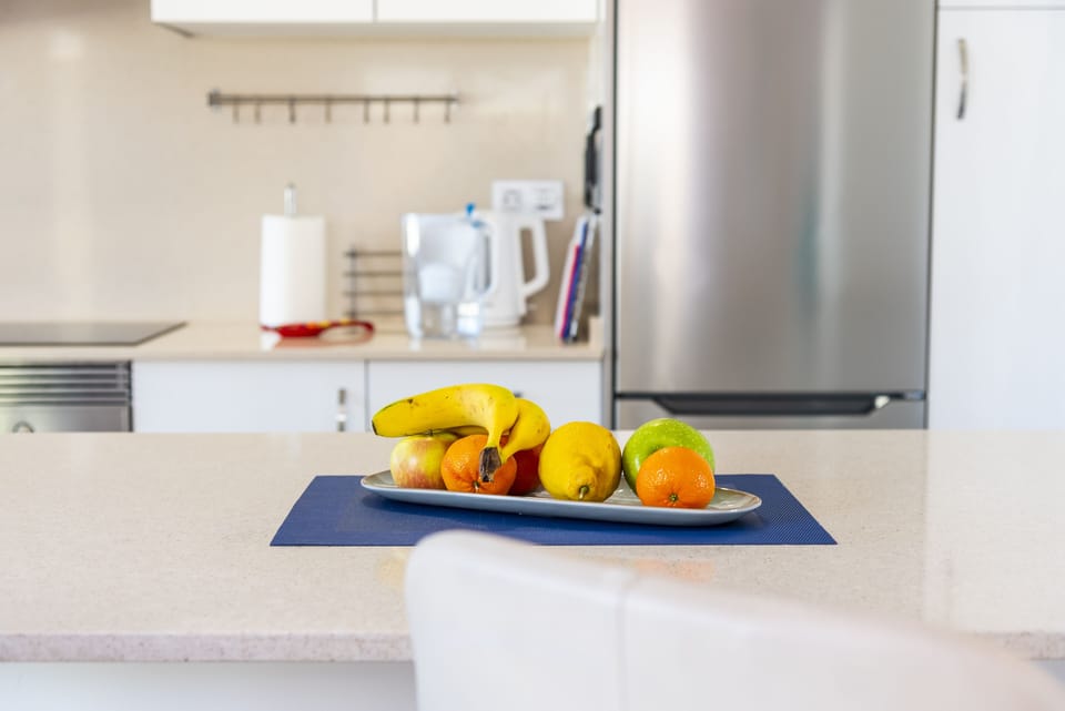 Breakfast bar - with snacks!