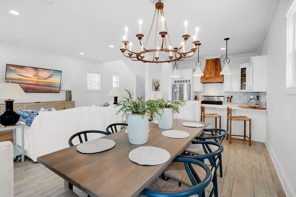 Dining table seats 6