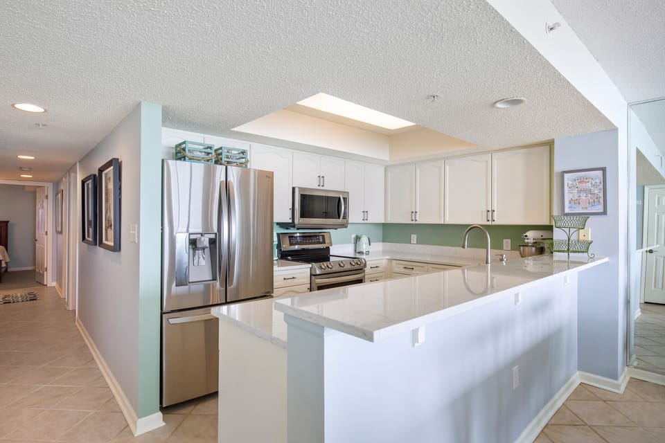 Fully equipped kitchen with everything you need to cook a meal for friends and family.