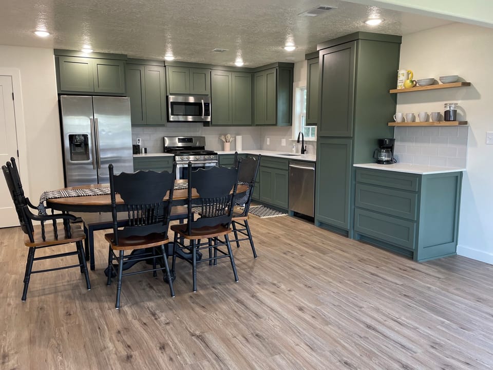Open kitchen & dining area.
