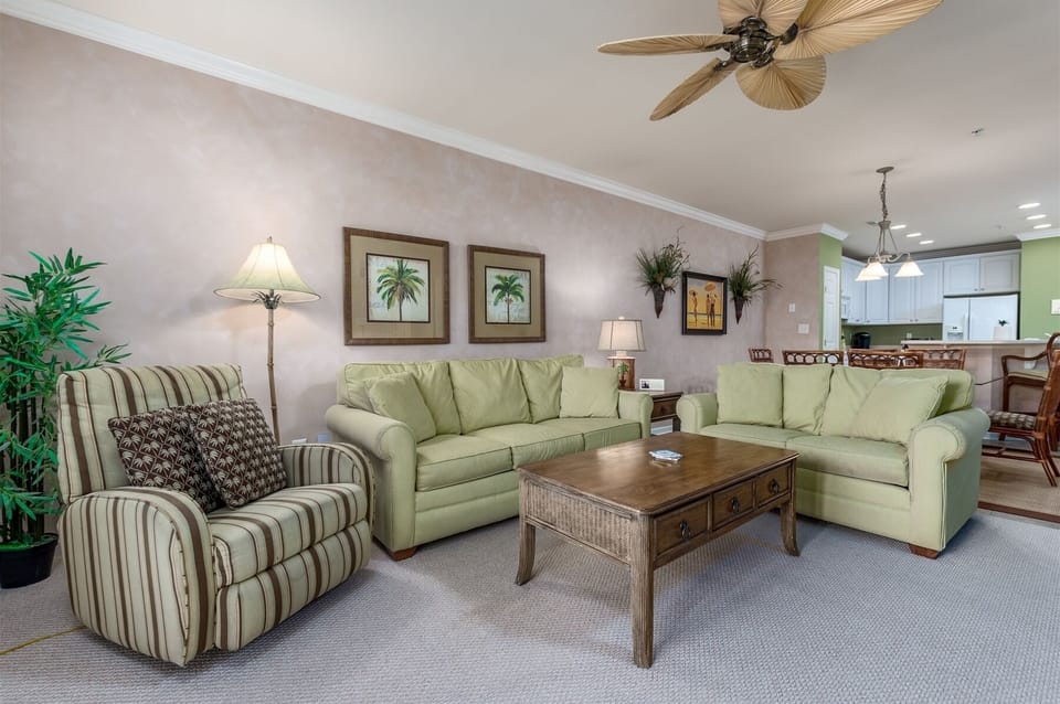 Living Room w/Queen Sleep Sofa