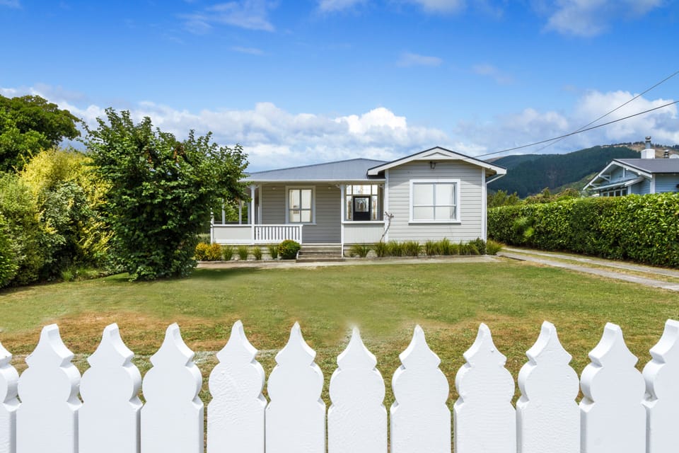 Fully-fenced property
