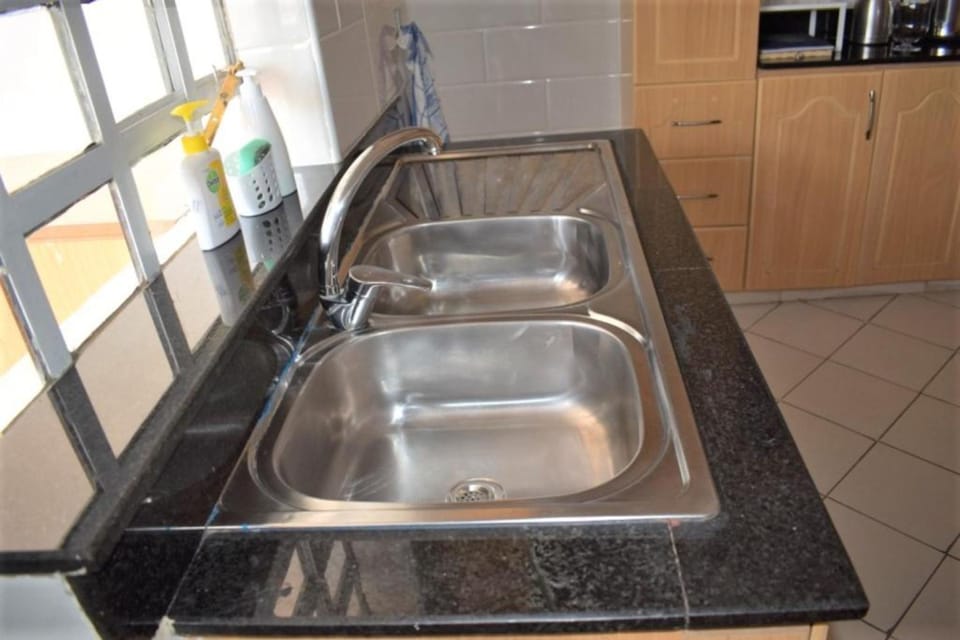Microwave, electric kettle