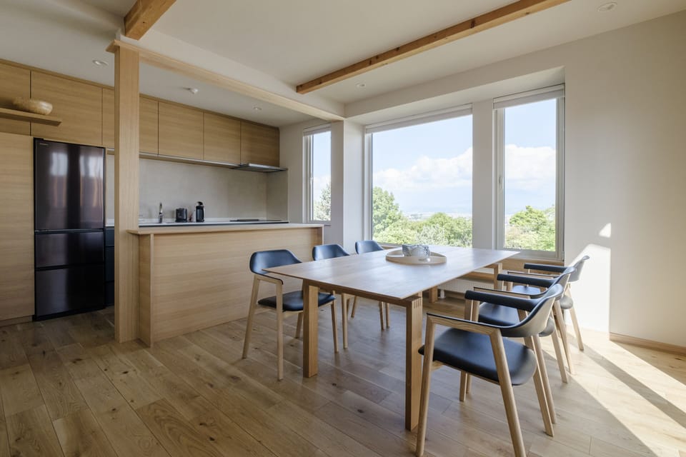 House | In-room dining