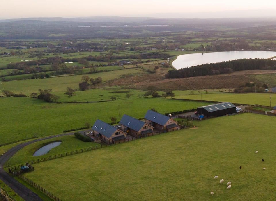 Pendle View Sleeps 8 With Hot Tub House in Ribble Valley District