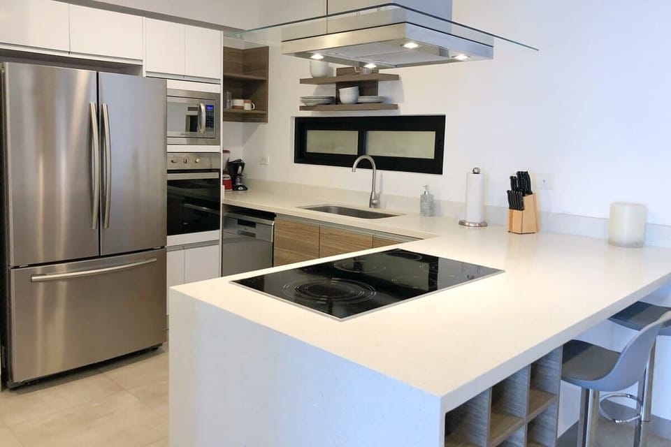 A fully-equipped kitchen to prepare any meal at home