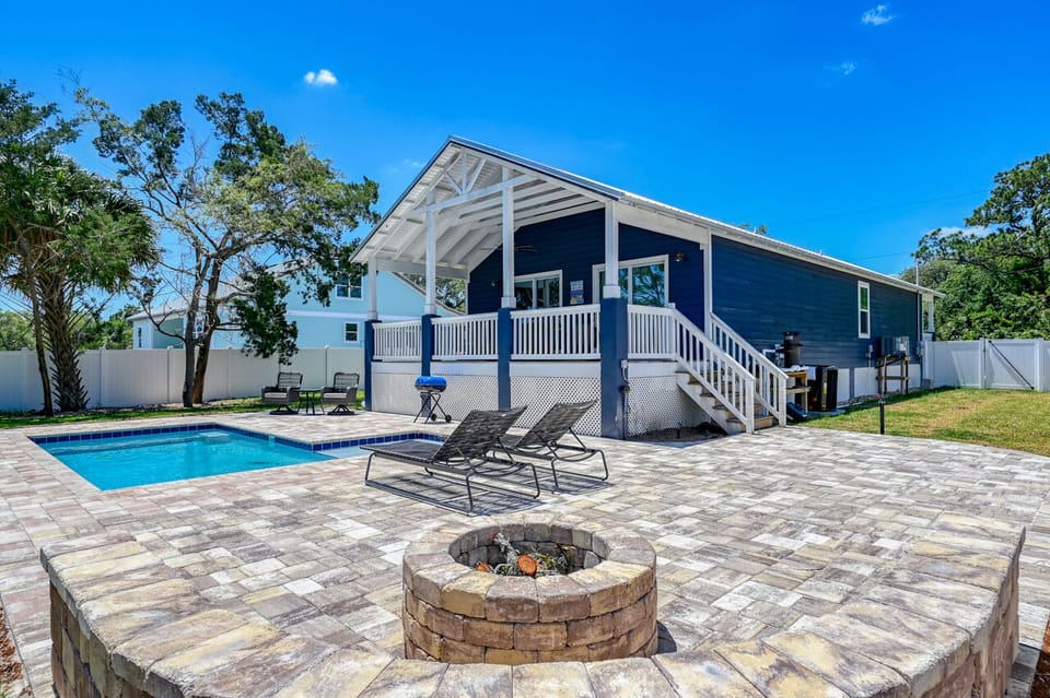 Toast marshmallows over the firepit!