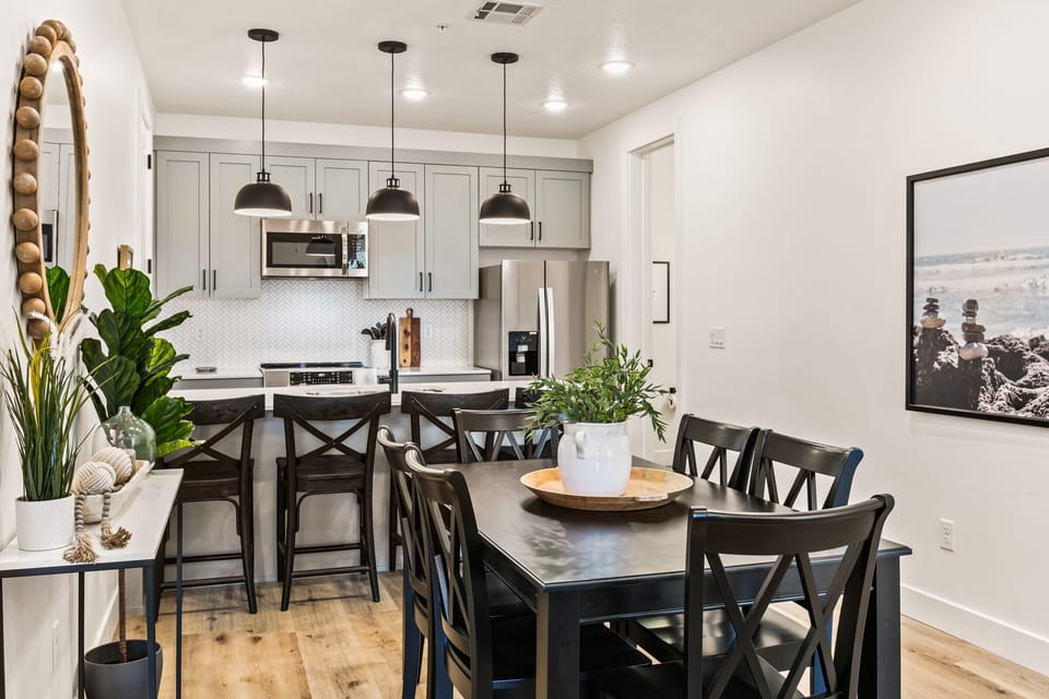 Condo, 3 Bedrooms | Private kitchen | Fridge, microwave, oven, dishwasher