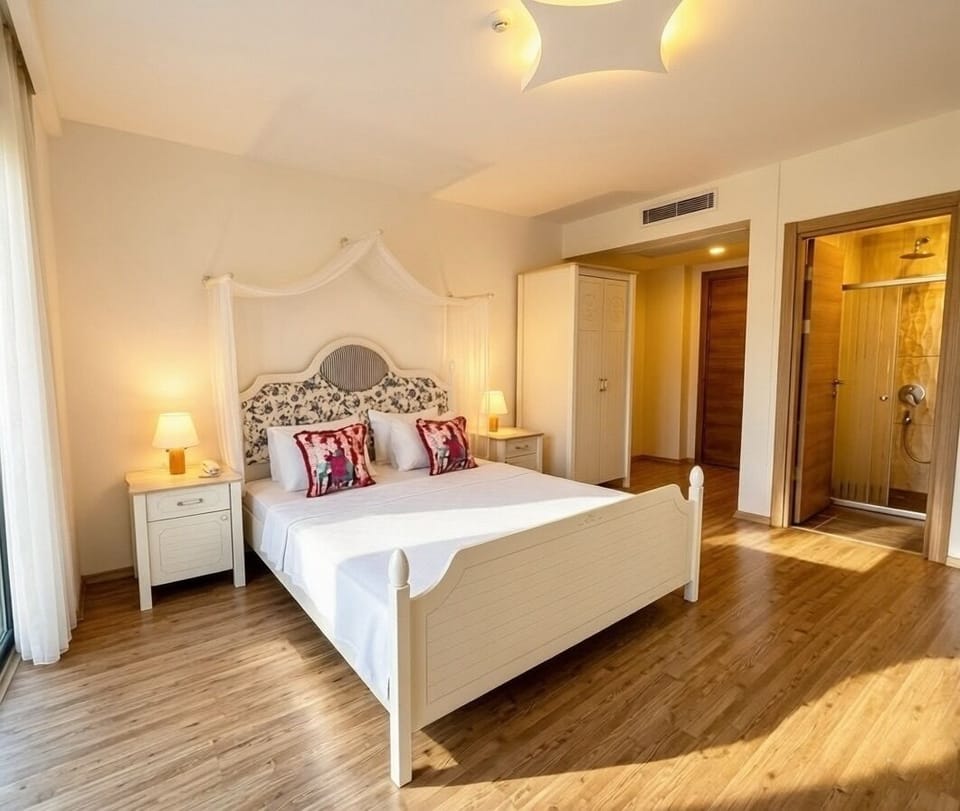 Deluxe Double Room | Hypo-allergenic bedding, free WiFi, bed sheets