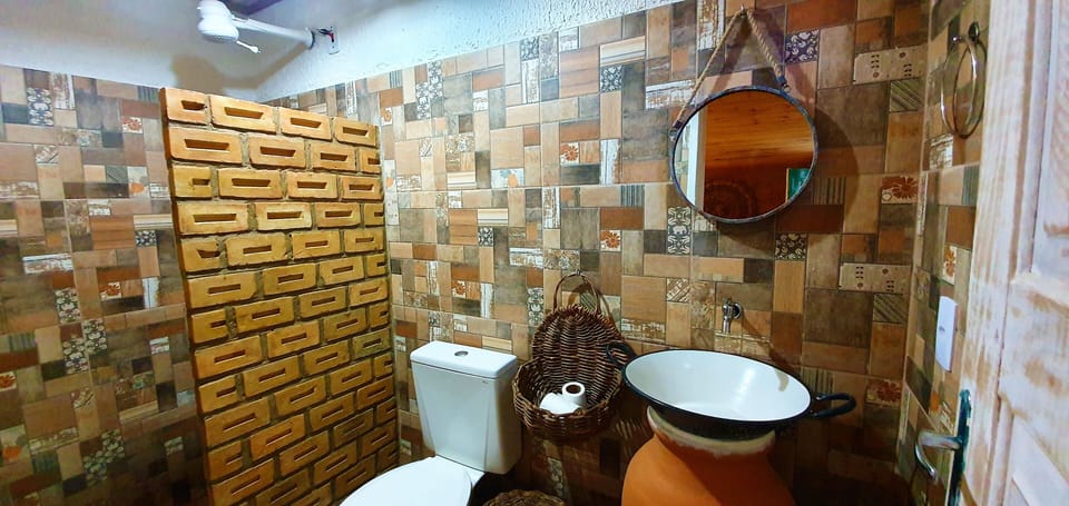 Traditional Double Room | Bathroom | Shower, rainfall showerhead, towels, soap