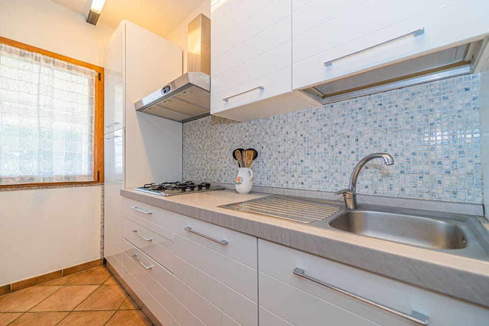 Apartment | Private kitchen | Fridge, microwave, oven, stovetop