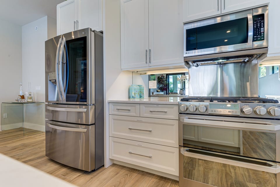 LG-Smart Gas Kitchen Collection all stainless steel