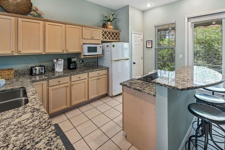 House, 3 Bedrooms, Balcony, Beachside | Private kitchen