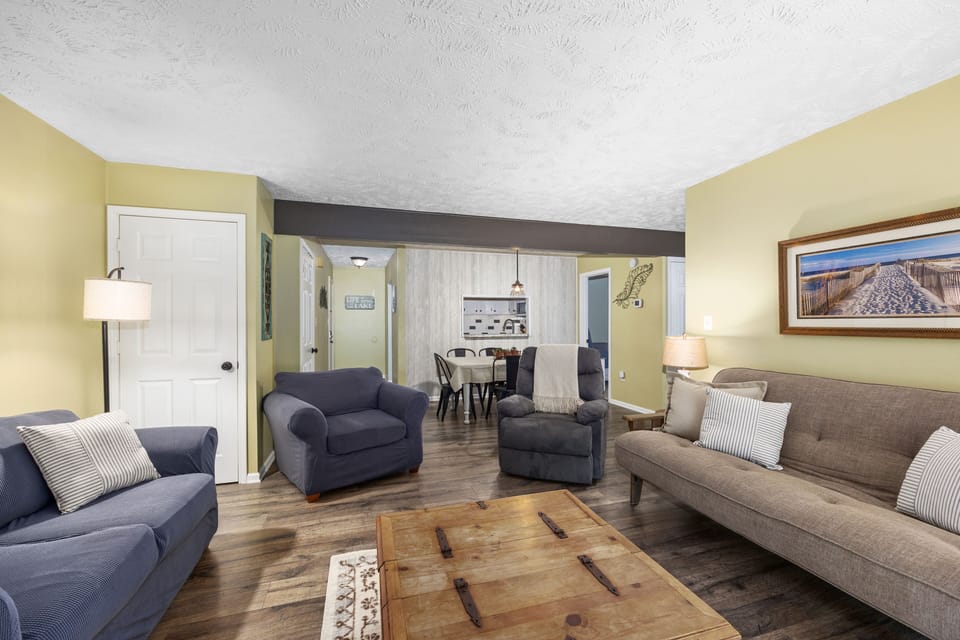Family Cottage | Living area | Flat-screen TV, streaming services