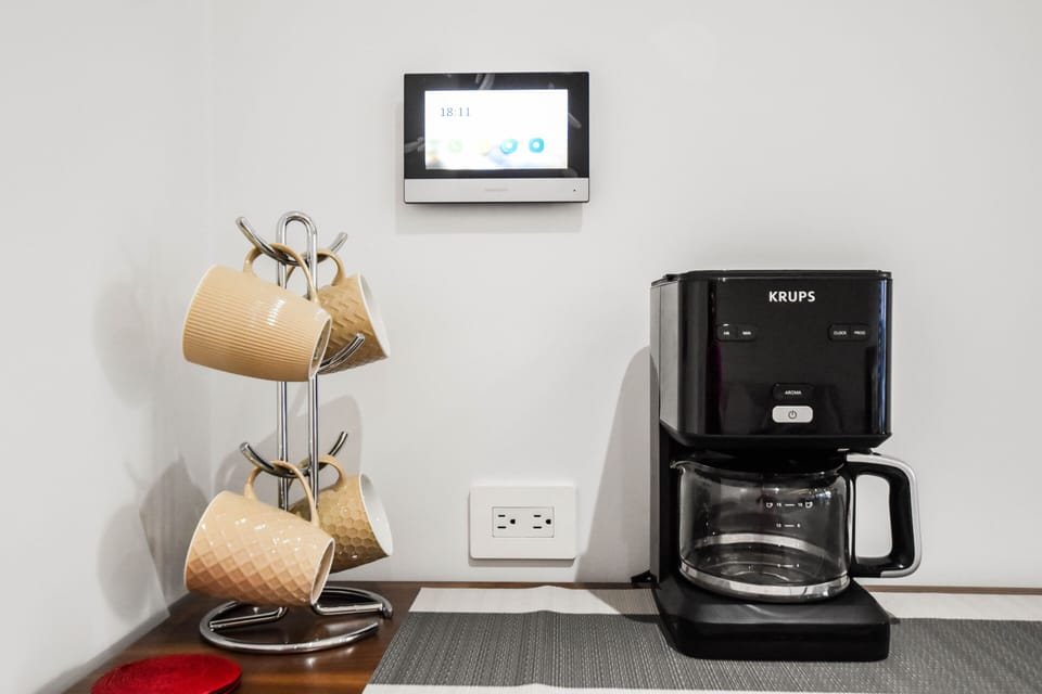 Deluxe Studio | Coffee and/or coffee maker
