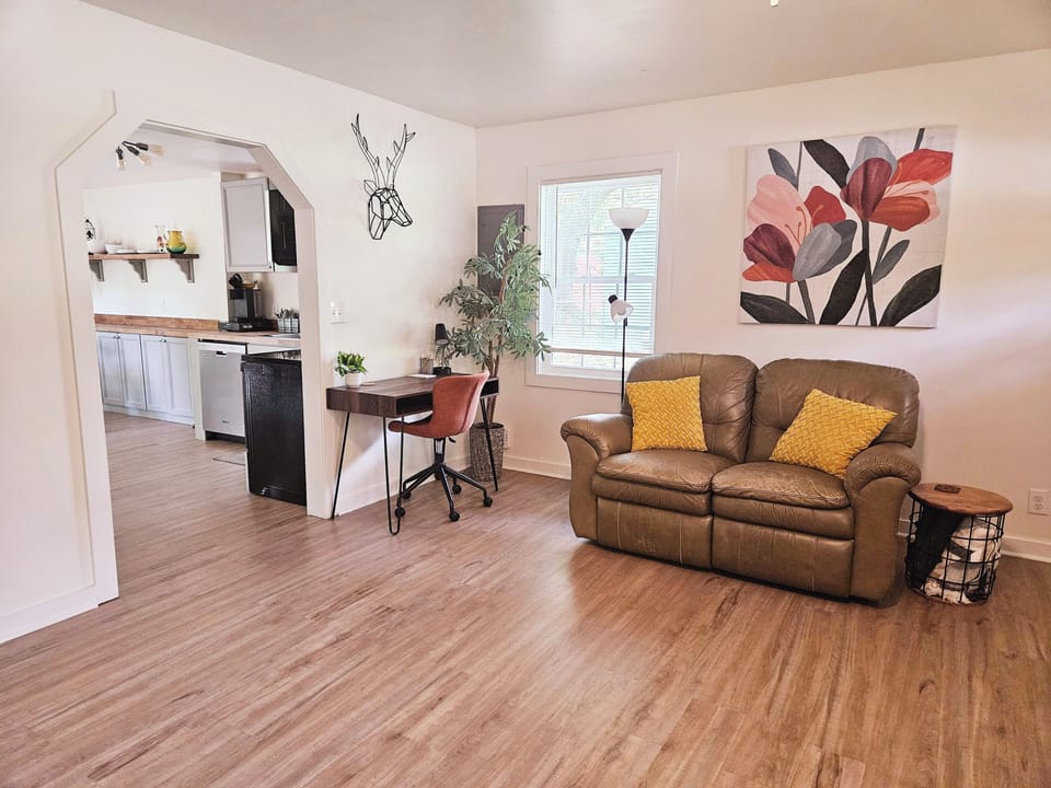 Living room, with workspace