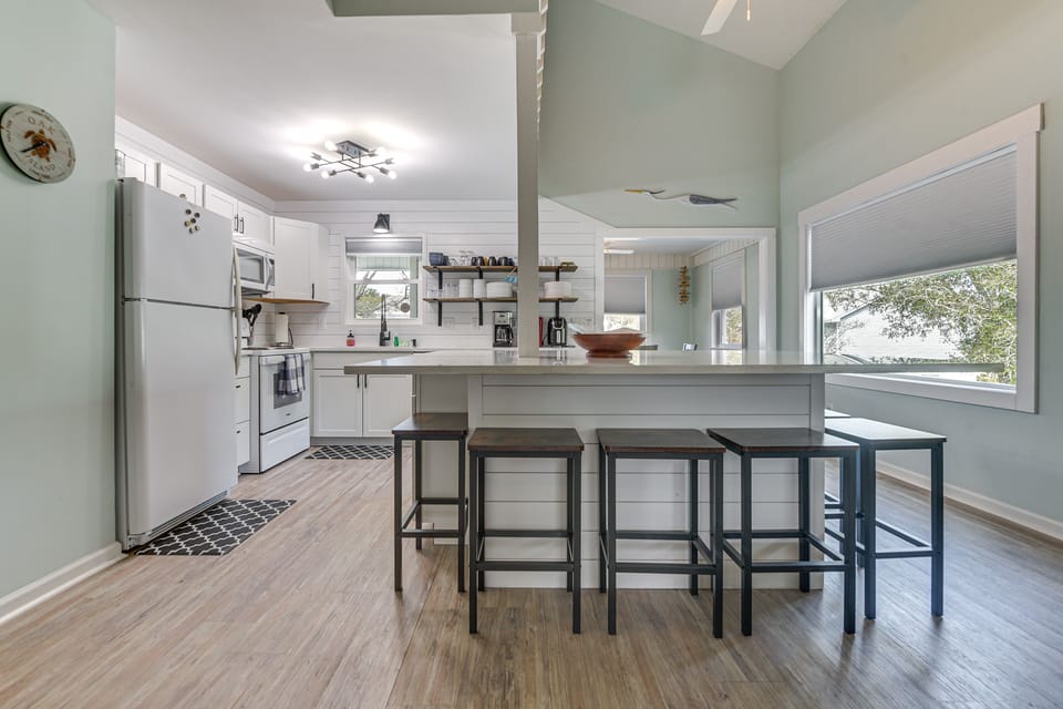 Kitchen | Garbage Disposal | Ice Maker