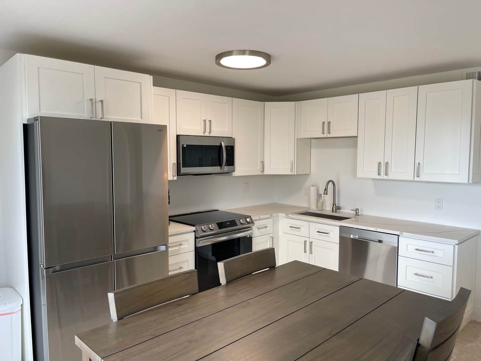 Complete with Dishwasher, and full size appliances
