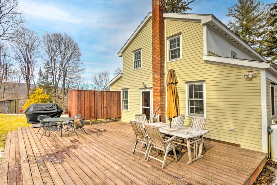 Private Deck | Outdoor Dining | Gas Grill