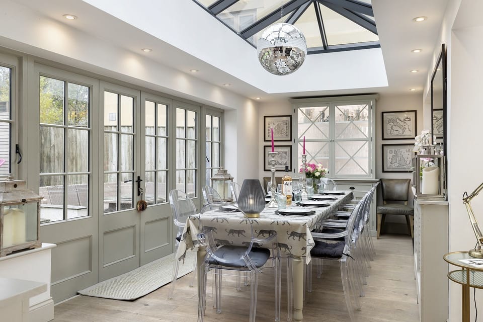 Honeysuckle House Dining Room - StayCotswold