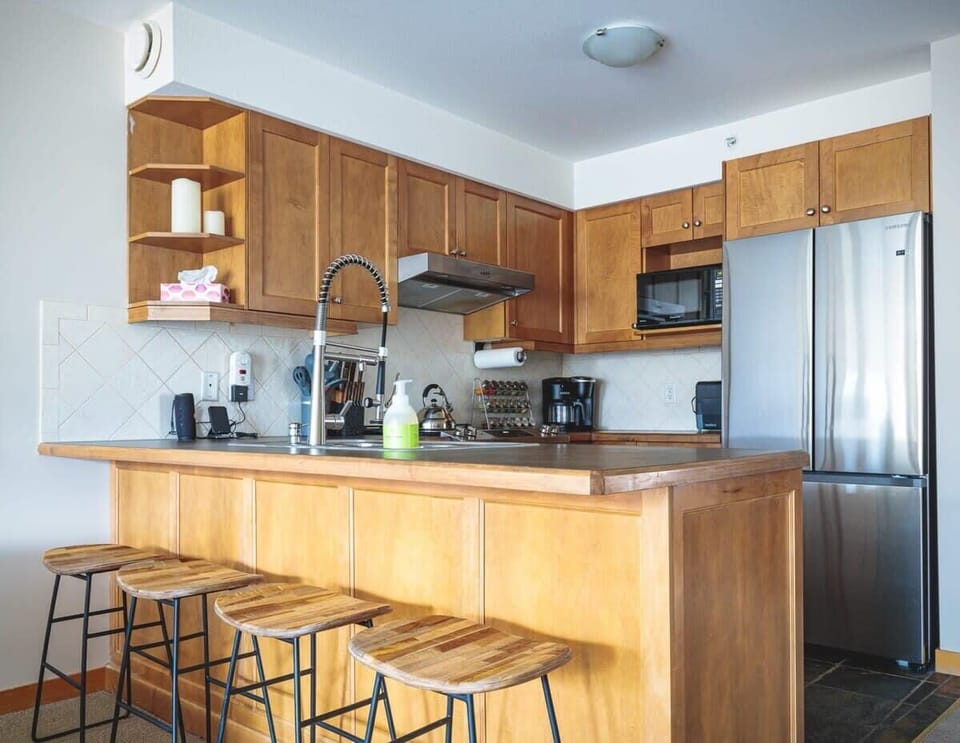 Kitchen area with seating for 4