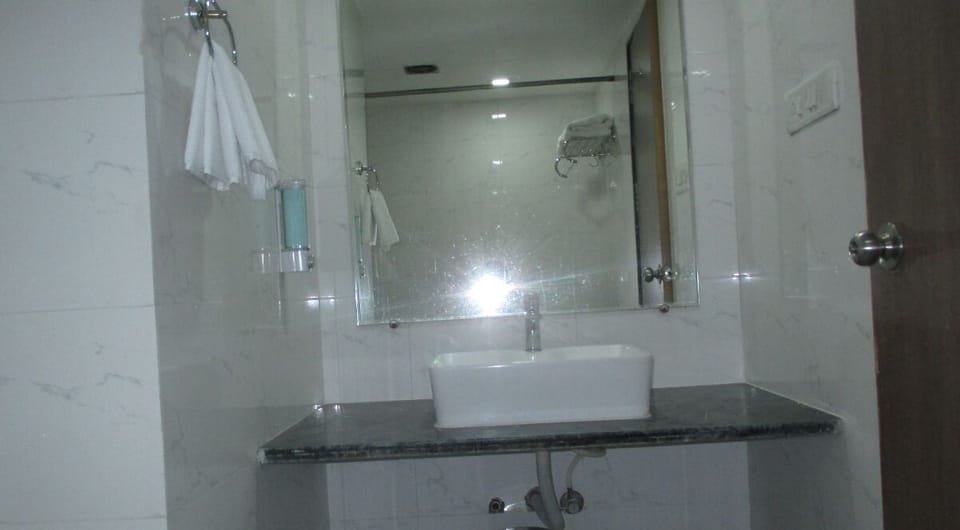 Bathroom sink