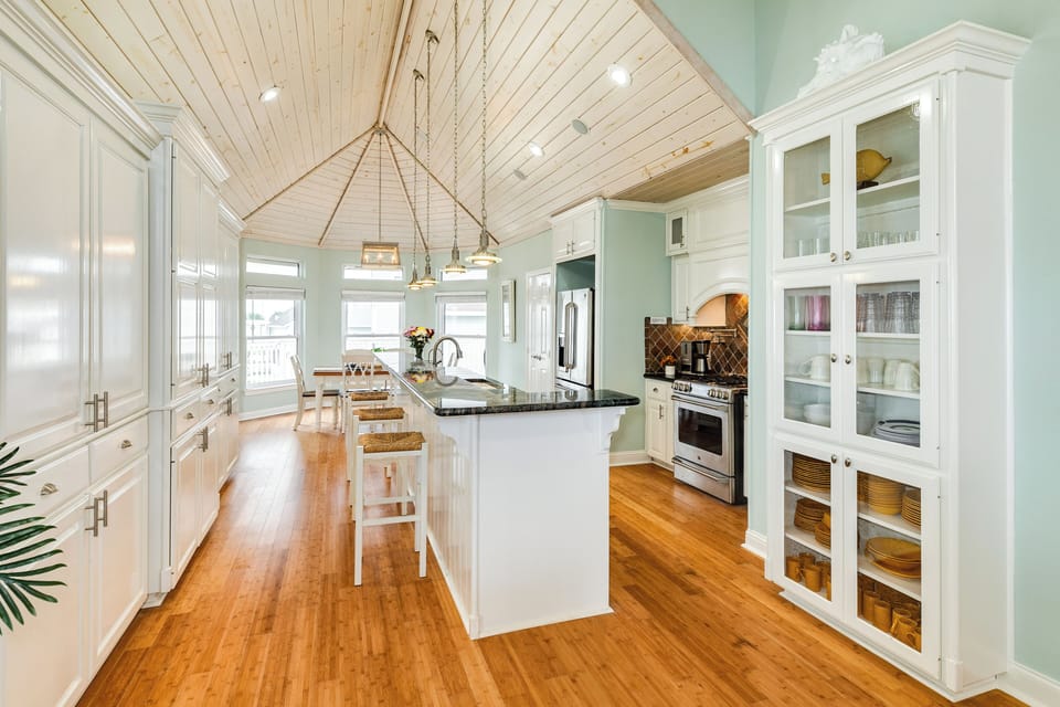 Large kitchen with vaulted ceilings