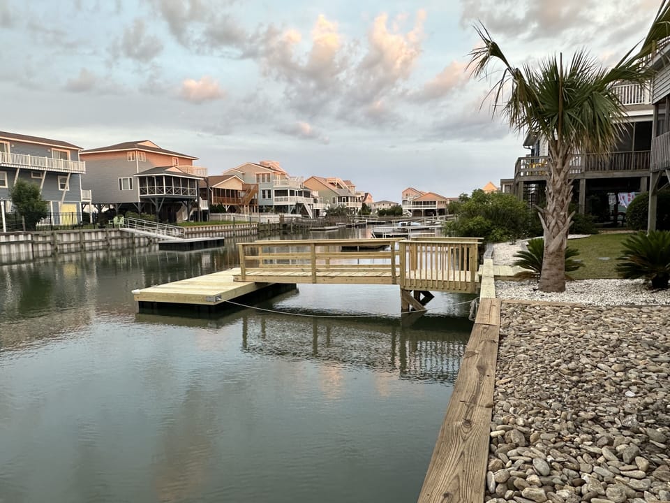 Brand new floating dock on canal-easy fishing and kayaking
