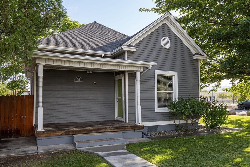 Keyless entry, motion detector light on porch lights sidewalk to parking.
