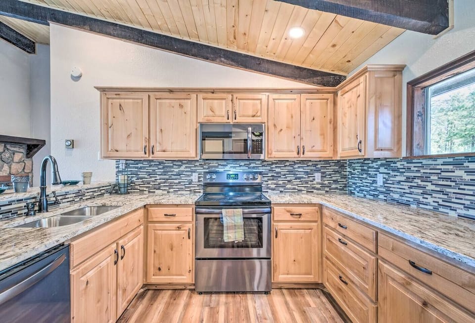Kitchen | Fully Equipped (1)